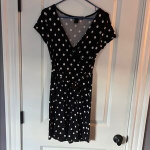 Black and White Knee-Length Wrap Dress with Flutter Sleeves